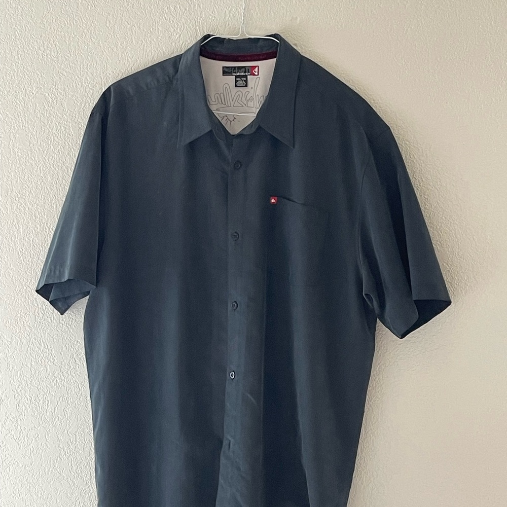 Men's Black Short Sleeve Shirt